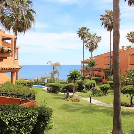 Annette Estepona